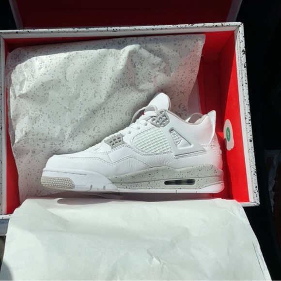 Jordan 4 white oroes